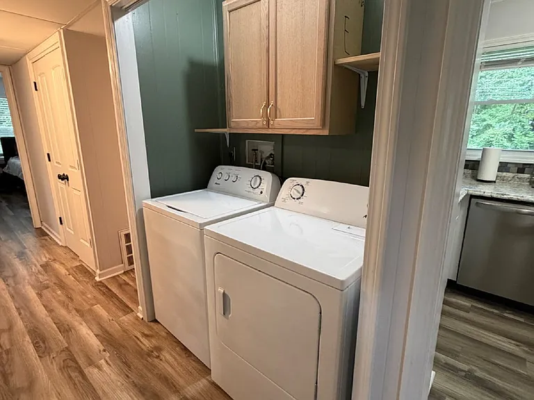 726 Lafayette Rd — Photo 8