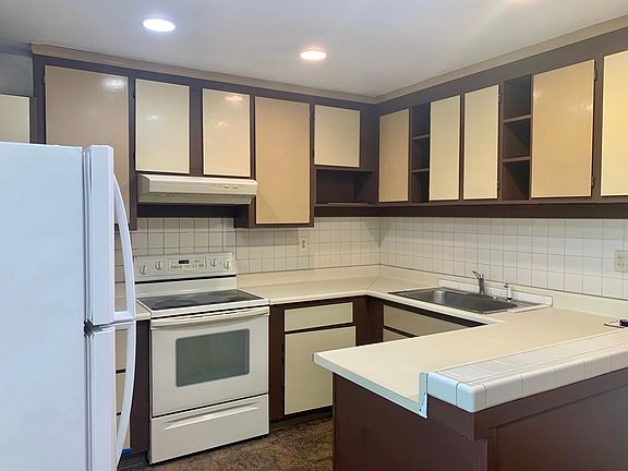 5th image of 262 Tradewinds Ct APT 1