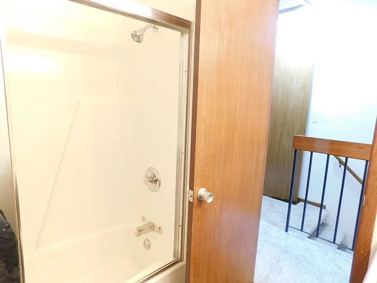 825 Woodgate Dr — Photo 17