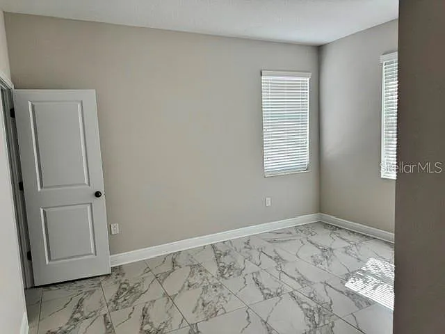 2531 W Walnut St — Photo 6