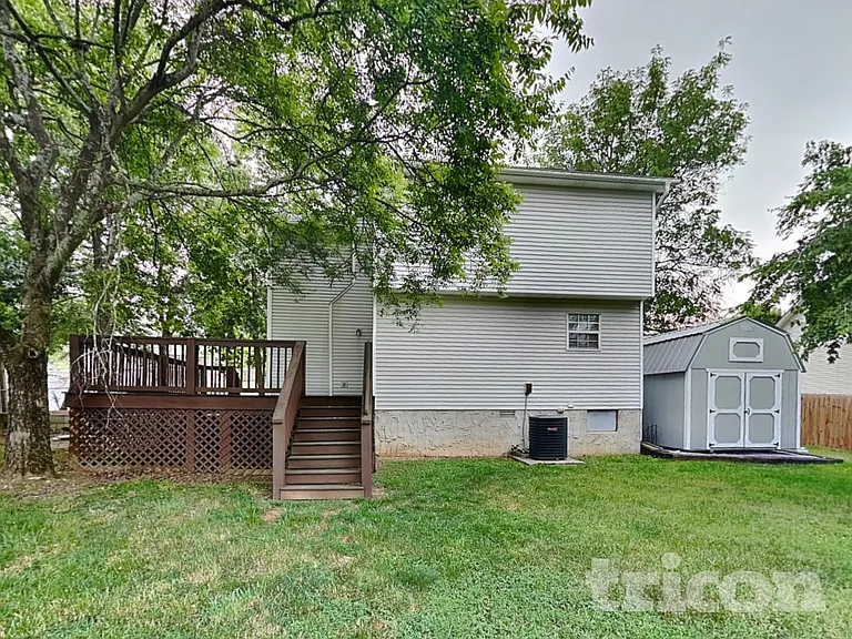 80 Vincent Ln — Photo 18