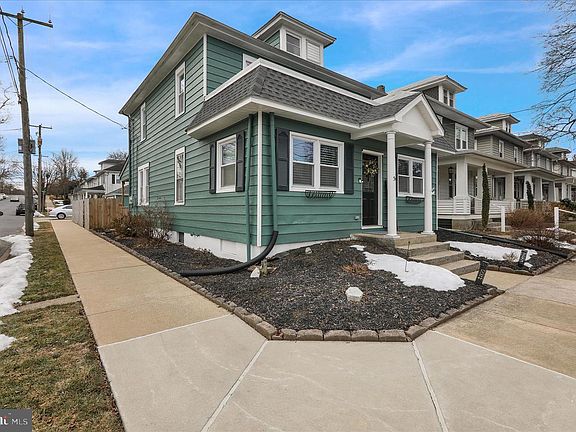 4th image of 50 E 2nd Ave