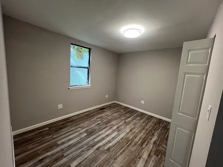 807 S 8th St — Photo 17