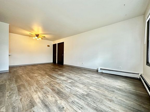 3rd image of 101 Riverview Dr #1