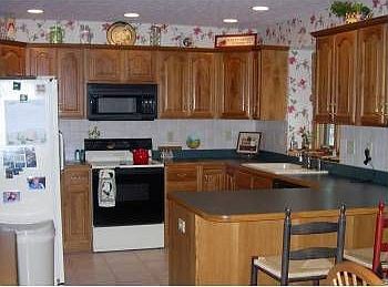 3rd image of 2440 Lupine Ct
