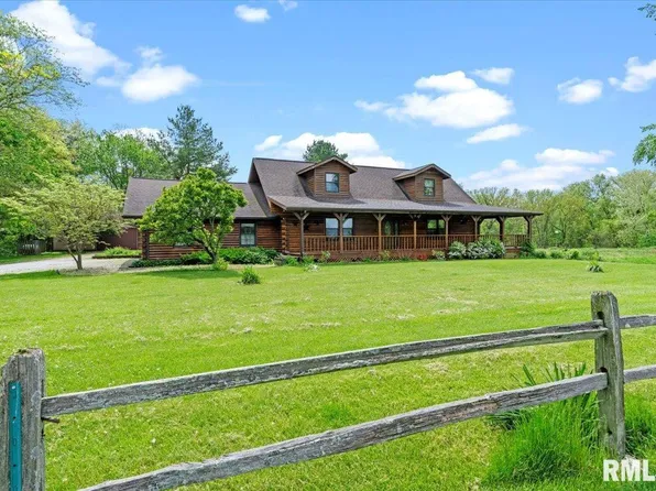 12800 Walnut Woods Dr, Pleasant Plains, IL 62677