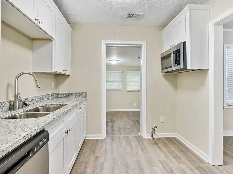 1372 E Forrest Ave — Photo 1