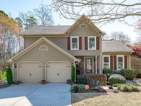 109 Covington Square Dr, Cary, NC 27513