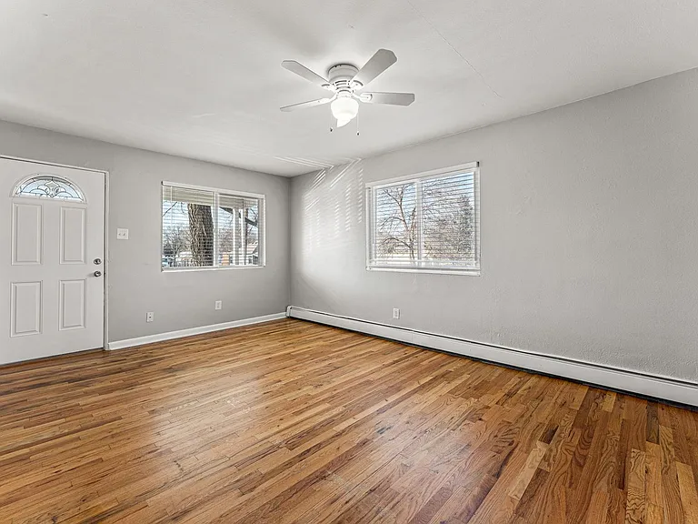 1208-1218 Zephyr St — Photo 4