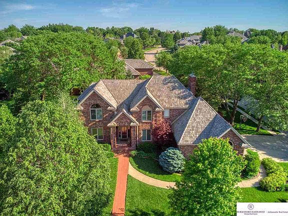 2nd image of 13711 Parker Cir