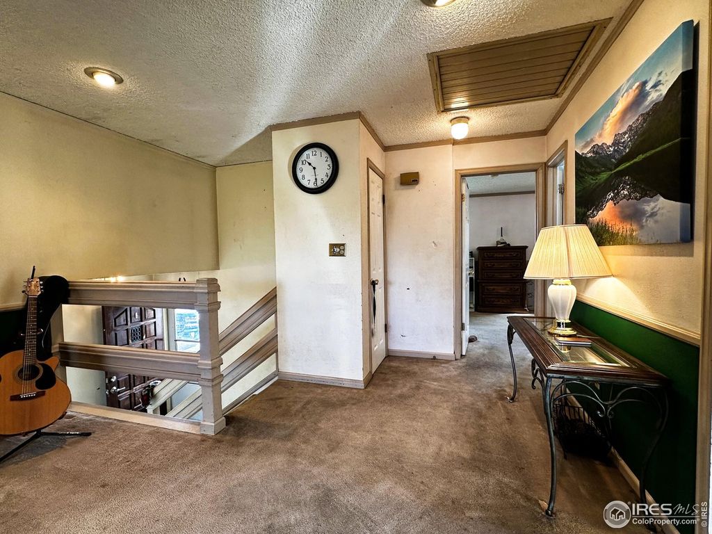 2421 Oleander Ct