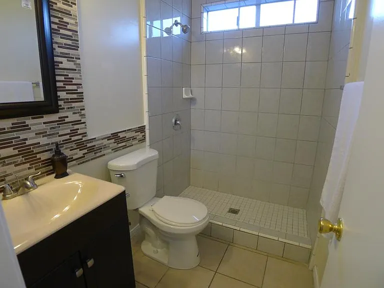 514 Grand Ave #D — Photo 6