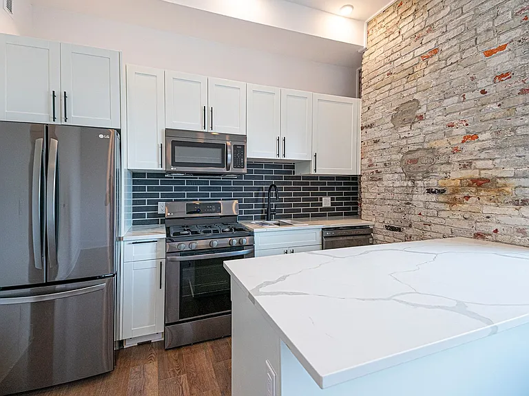 1211 Bainbridge St — Photo 11