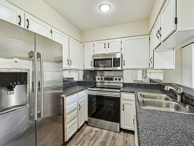 1732 S Blackhawk Way #C — Photo 6
