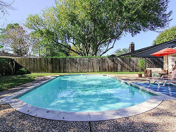 2nd image of 1808 Crooked Creek Ln