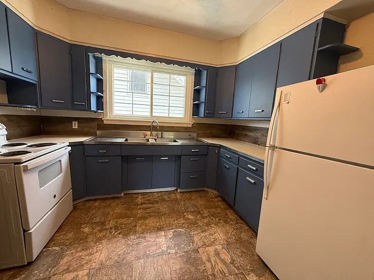 601 Dean St #2 — Photo 7