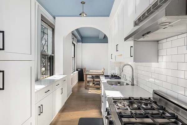 Sold by Compass | media 5