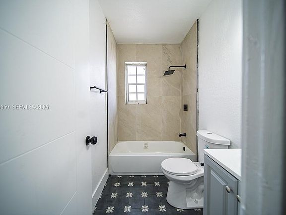5th image of 533-535 NE 67th St