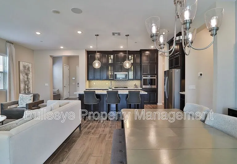 2152 N 141st Ave — Photo 12
