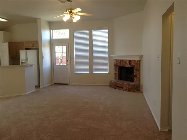 3 bed, 2.0 bath, 1783 sqft, $2,335 — Photo 3