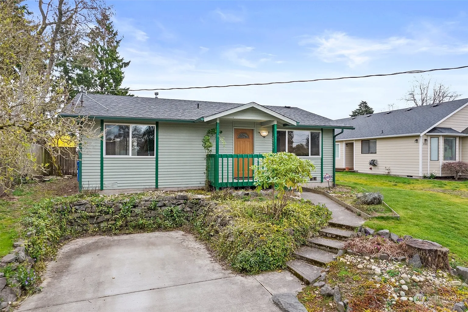 2537 57th Avenue NE photo 1
