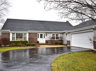 1052 W Partridge Dr, Palatine, IL 60067