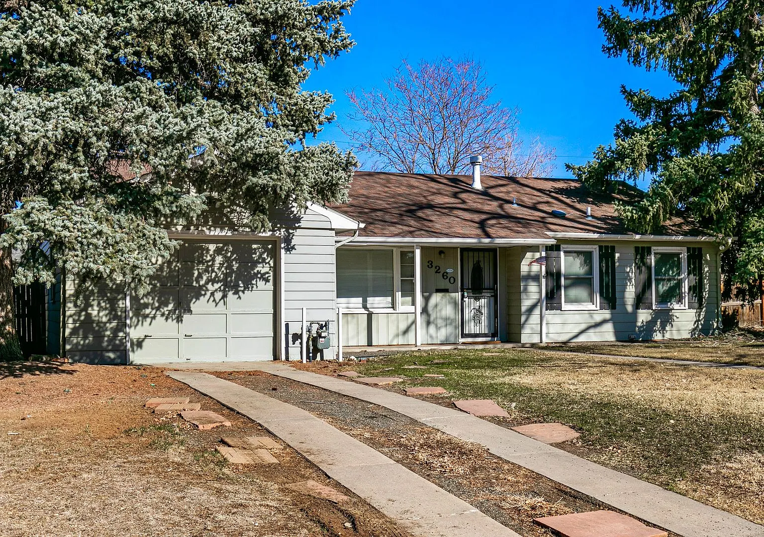 Ranch stye home in University Hills, with garage! — Photo 3