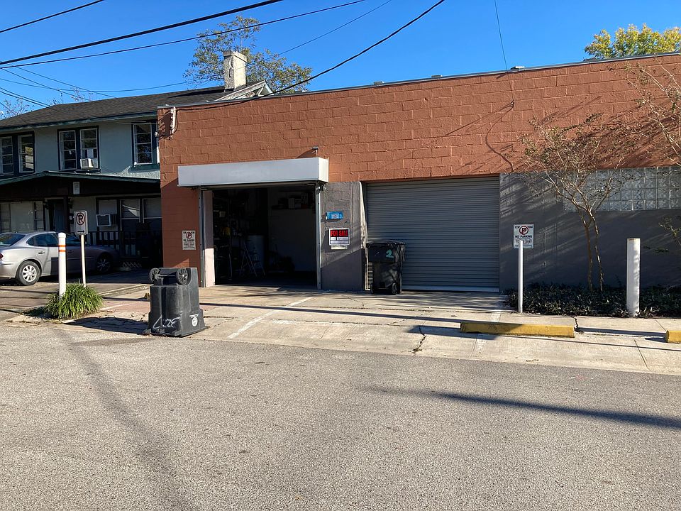 Garage entrance on Cosmos