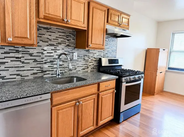 1728 Raspberry Ct, Edison, NJ 08817