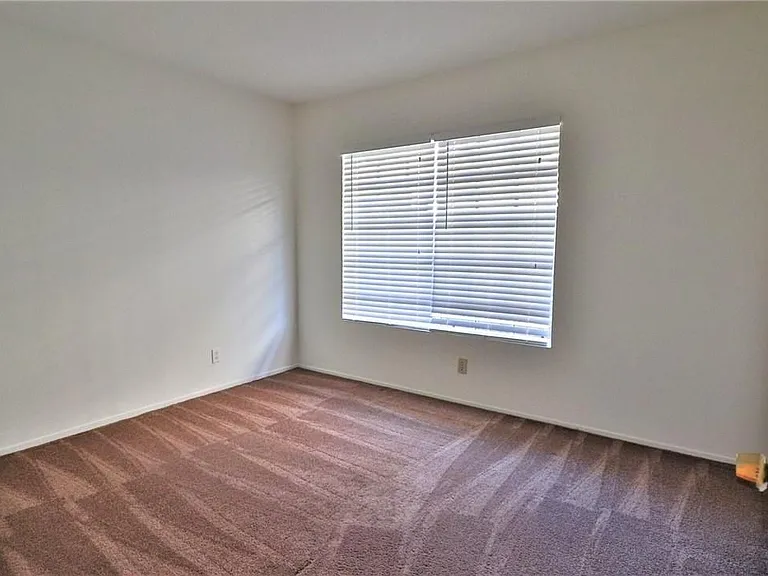 18976 Singingwood Cir — Photo 3