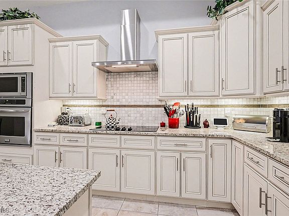 3rd image of 4621 SW 17th Place Cpe