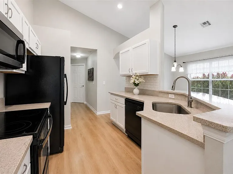 2520 Dharma Cir — Photo 5