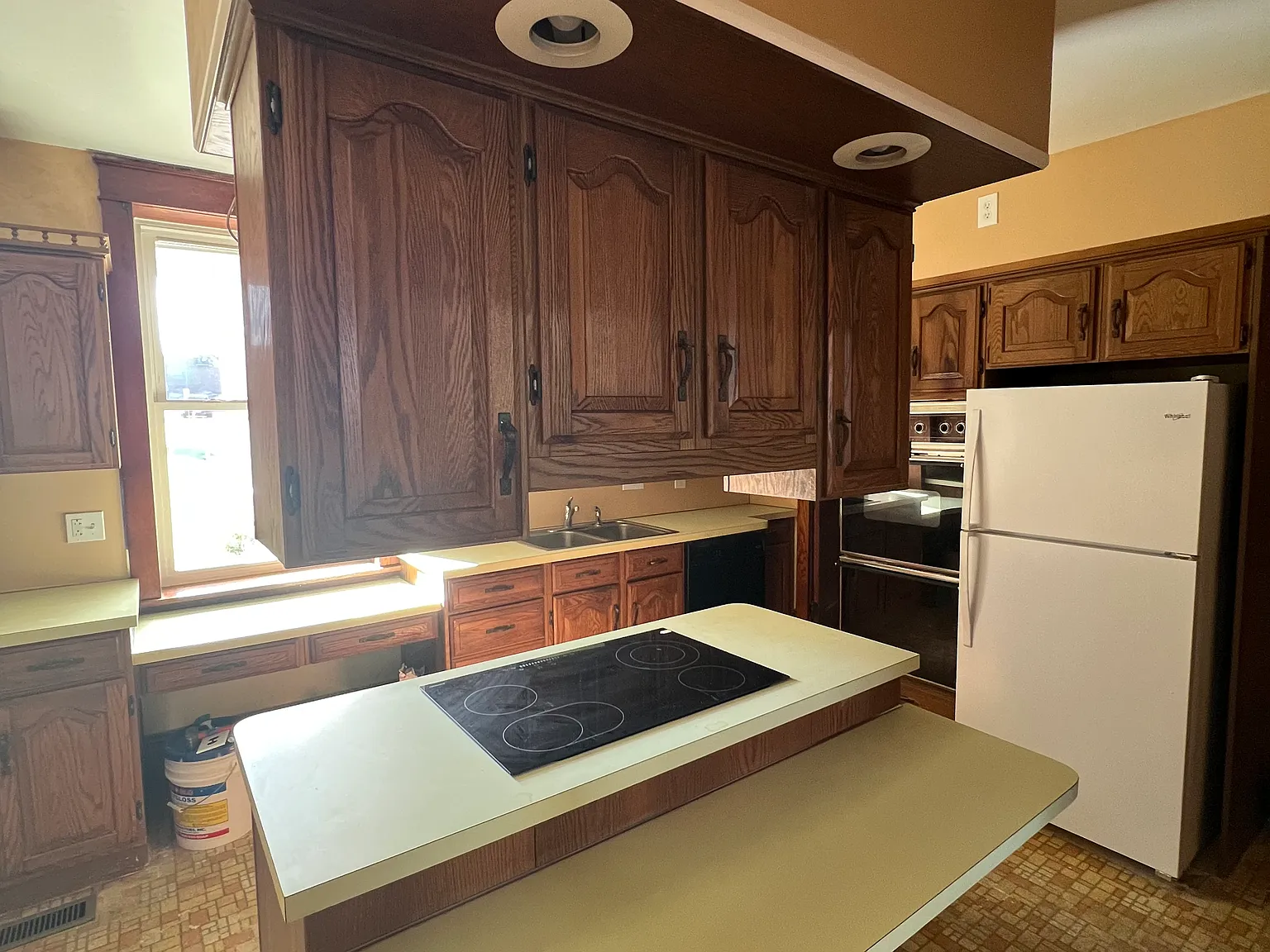 6 bed, 1.5 bath, 4000 sqft, $2,800 — Photo 3