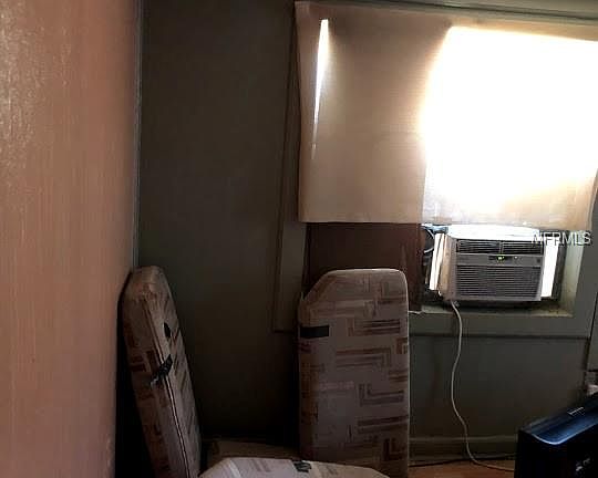3rd image of 4630 S Sanford Ave