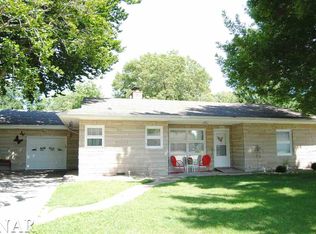 604 N Walnut St, Clinton, IL 61727