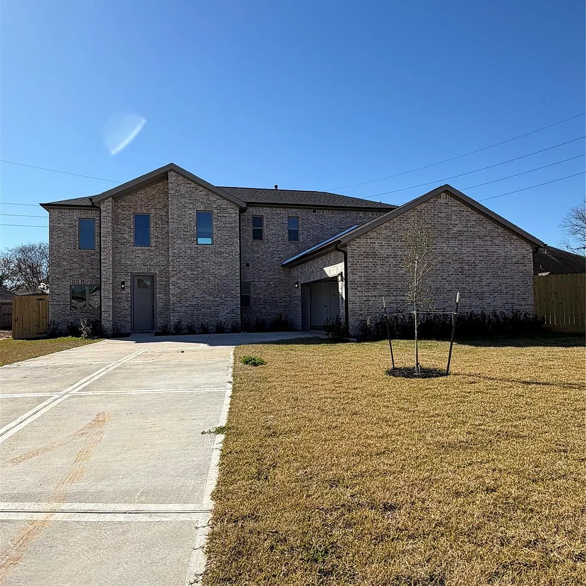 4 bed, 3.5 bath, 2505 sqft, $2,900 — Photo 2
