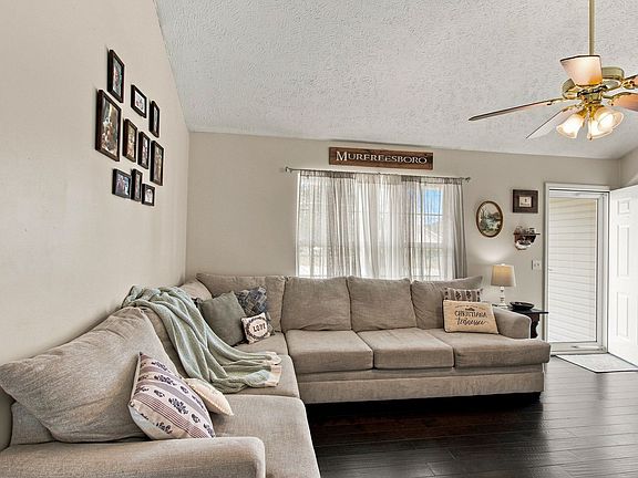 3rd image of 533 Birkenhead Dr