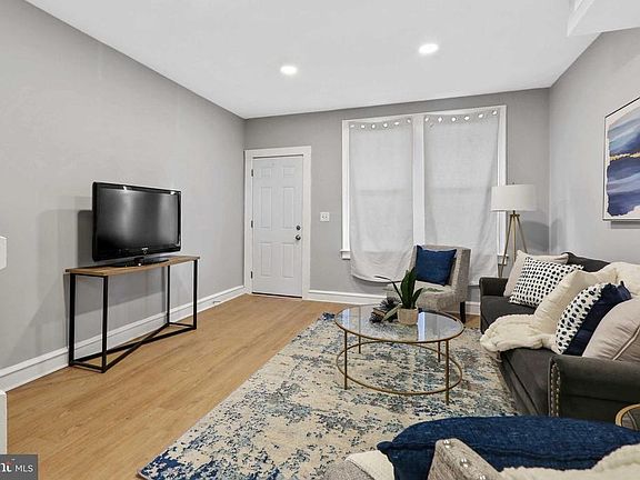 5th image of 1026 N Luzerne Ave