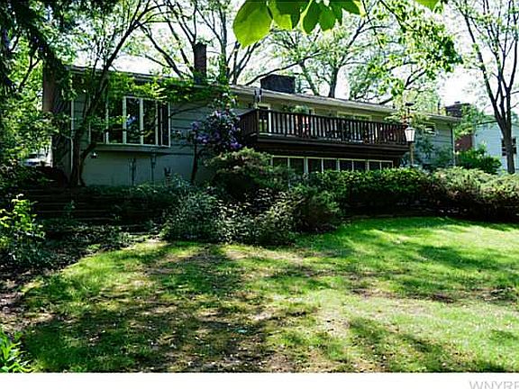3rd image of 52 Fairlawn Dr