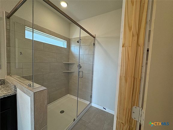 5th image of 925 James Parker Cir