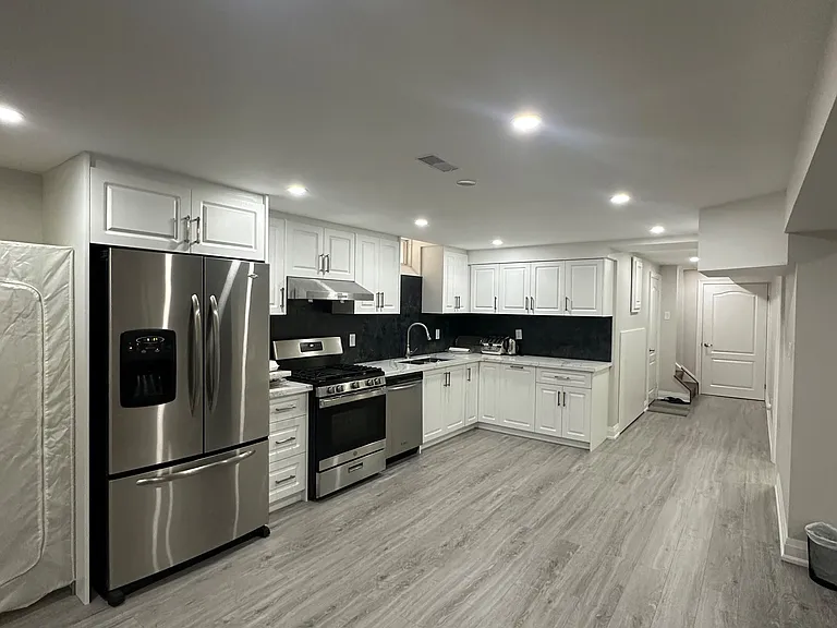 658 Grand Trunk Ave #BSMNT — Photo 7