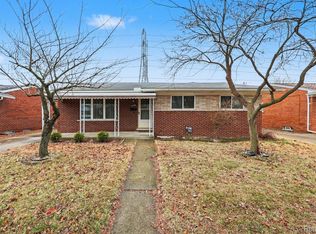 31036 Palomino Dr, Warren, MI 48093