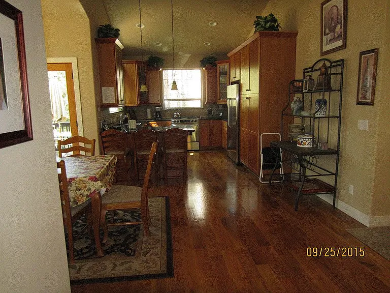 1852 Ibache St — Photo 13
