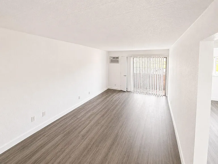 510 Lake Shore Dr #5 — Photo 4