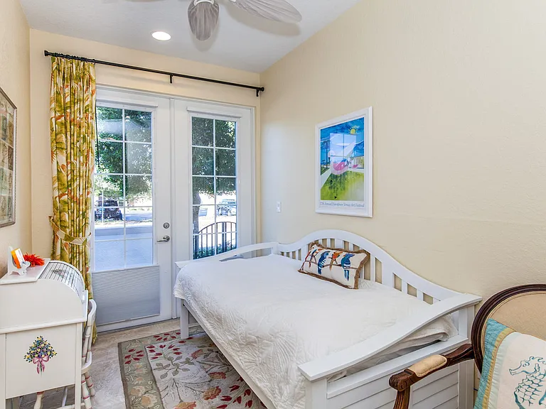 Den bedroom