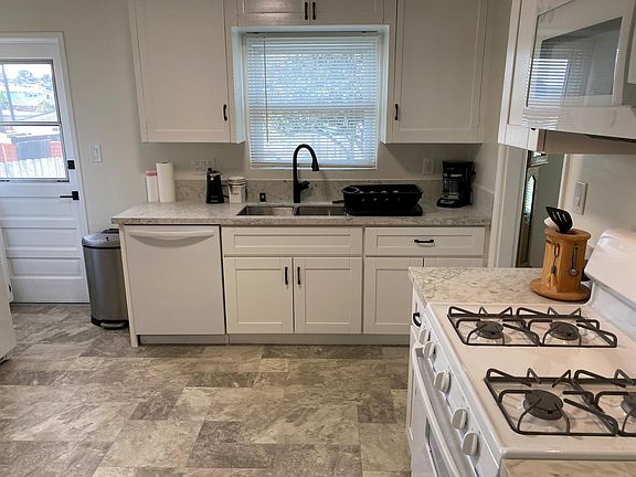 5th image of 3603 Tennyson St