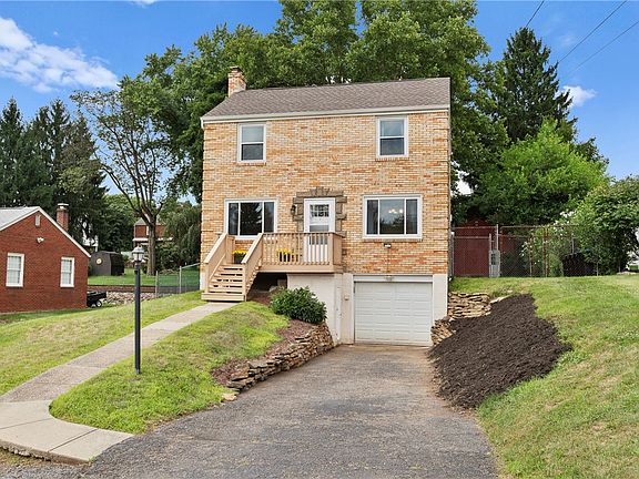 3rd image of 1145 Balmoral Dr
