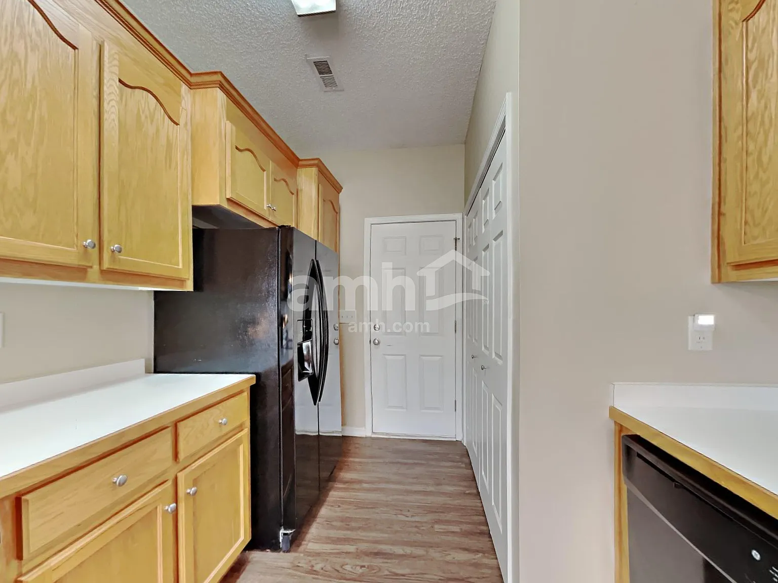 3 bed, 2.0 bath, 1443 sqft, $1,885 — Photo 3