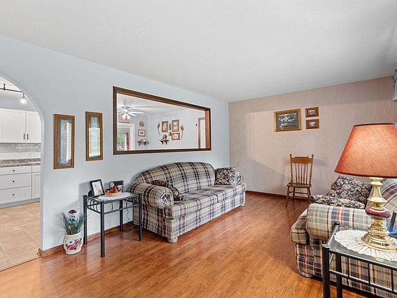 2nd image of 1813 209th Ct NE