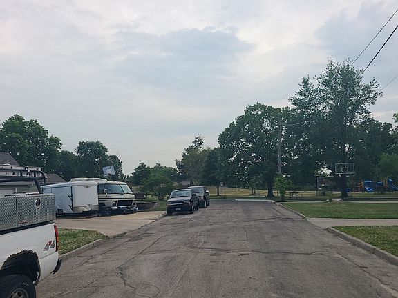 5th image of 1319 Karen Dr SE